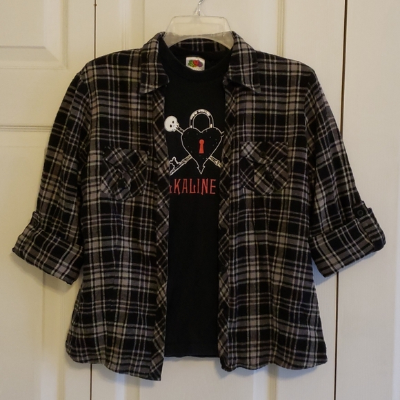 Vintage Style Flannel w/Adjustable Sleeve - Picture 2 of 8